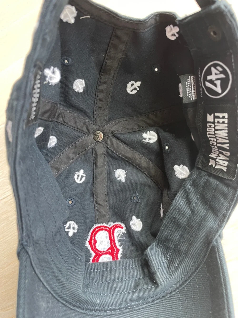 Boston Red Sox Baseball Cap with Anchor Embroidery - Picture 2 of 3